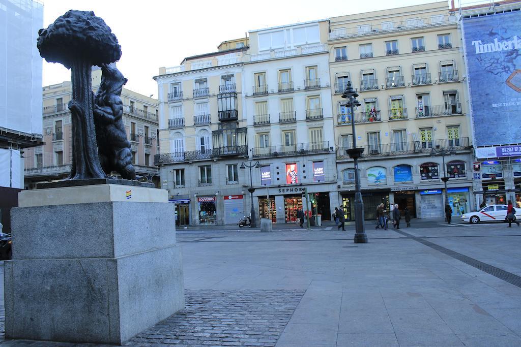 Hostal Ana Belen Madrid Luaran gambar