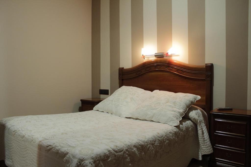 Hostal Ana Belen Madrid Luaran gambar