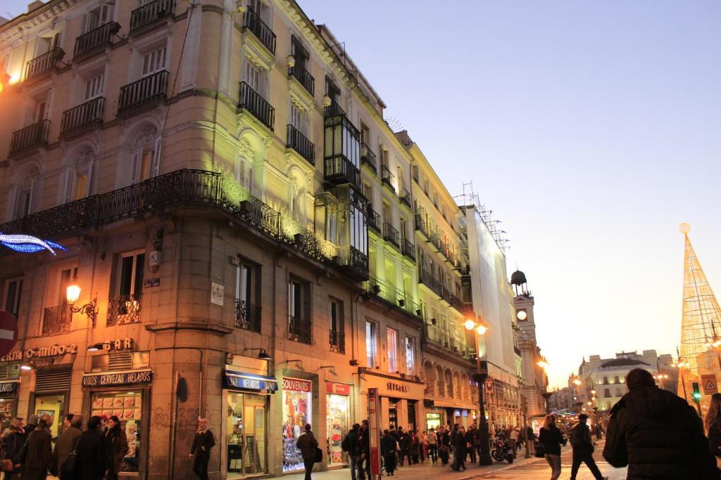 Hostal Ana Belen Madrid Luaran gambar