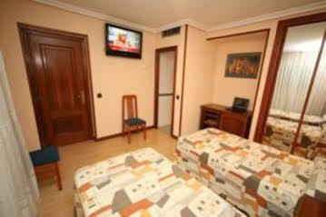 Hostal Ana Belen Madrid Luaran gambar
