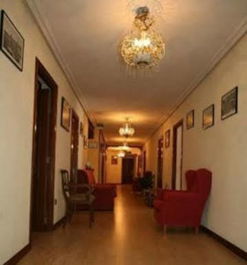 Hostal Ana Belen Madrid Luaran gambar